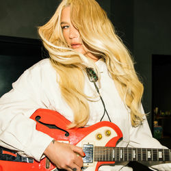 Holiday Road - Kesha