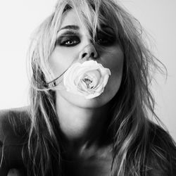کاور آهنگ بیس دار Bass Persuades Remixx از مایلی سایرس